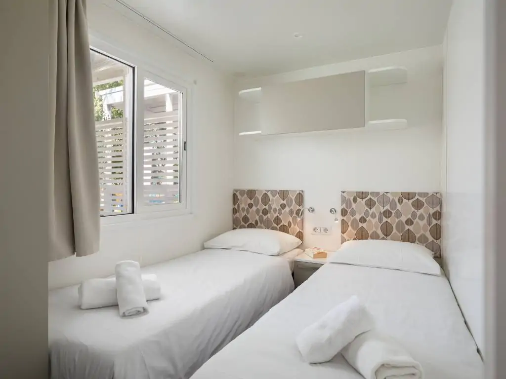 kamp-oliva-premium-for-6-single-beds-second-room