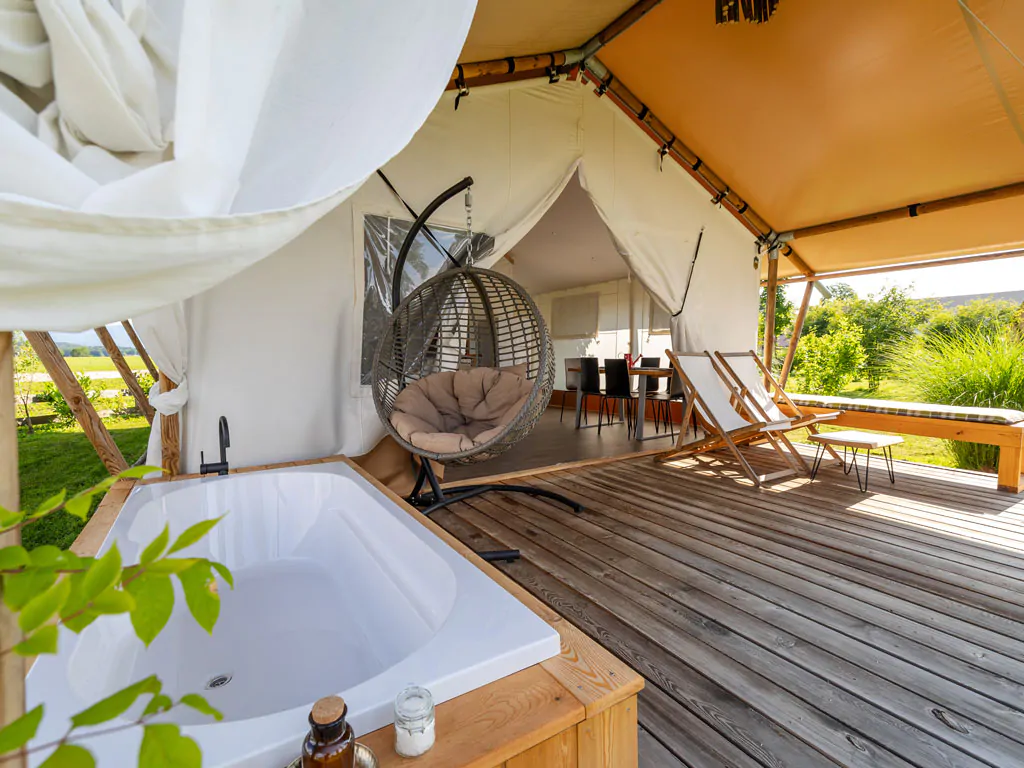 kolpa-resort-glaming-popular-exterior-terrace-tub-view