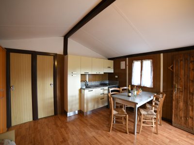 camping-c-era-una-volta-bungalow-interior-kitchen