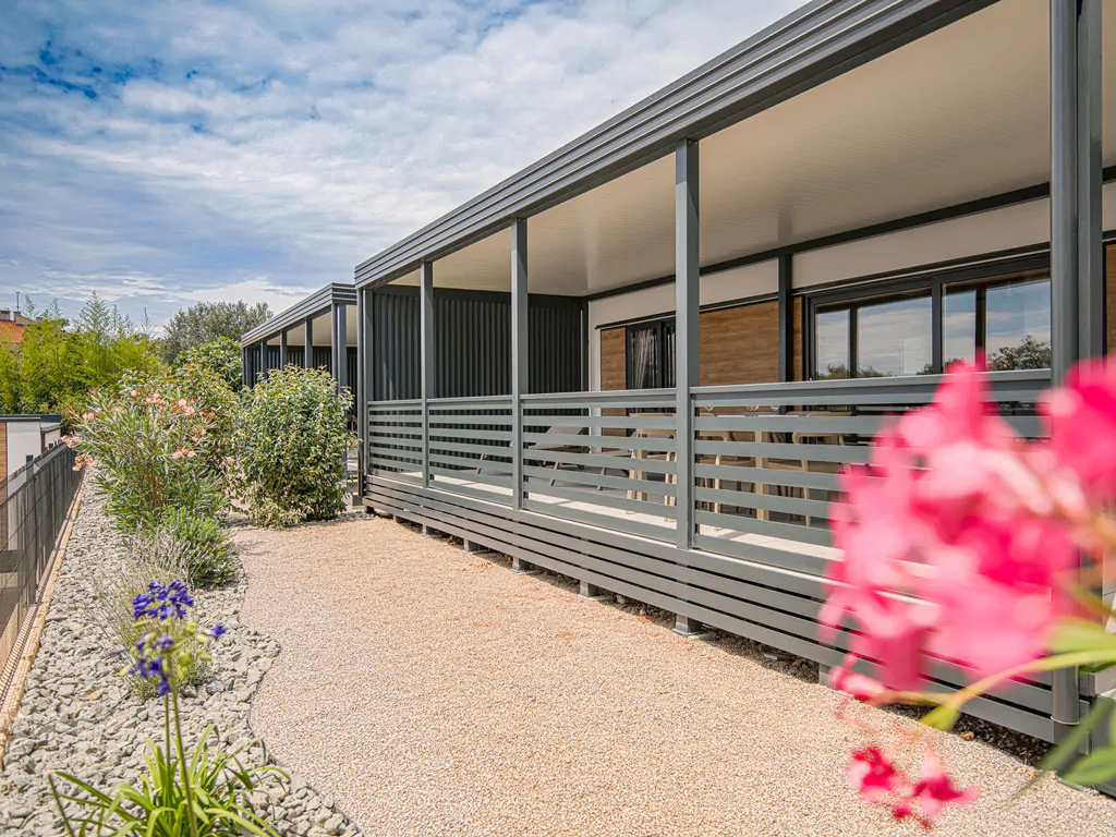 elements-camping-selce-superior-olive-sea-view-exterior-mobile-home-view
