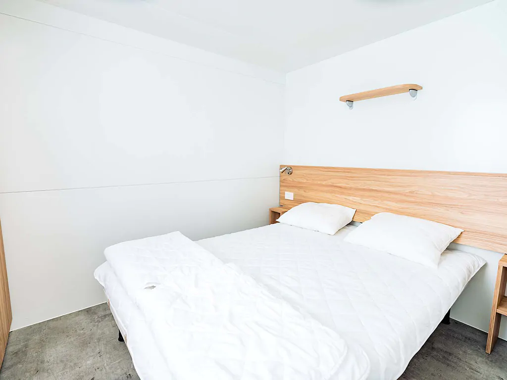 mobile-home-premium-a-interior-bedroom-4