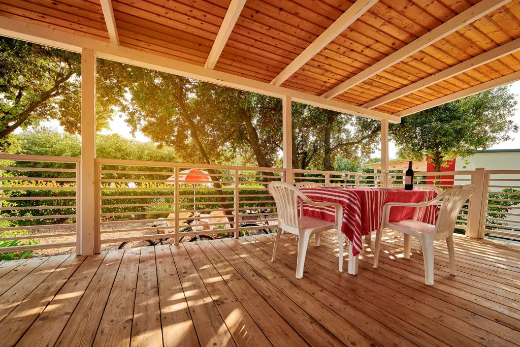 mon-perin-mobile-home-premium-i-exterior-terrace