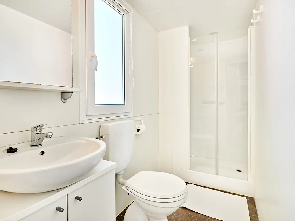 mobile-home-classic-a-interior-bathroom-4