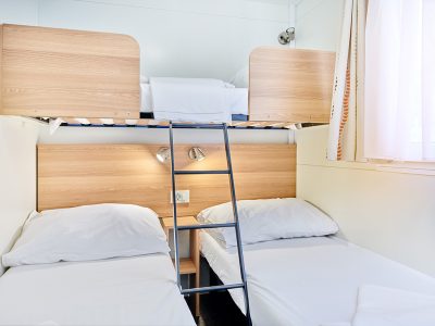 mobile-home-classic-a-interior-bedroom-single-beds-3