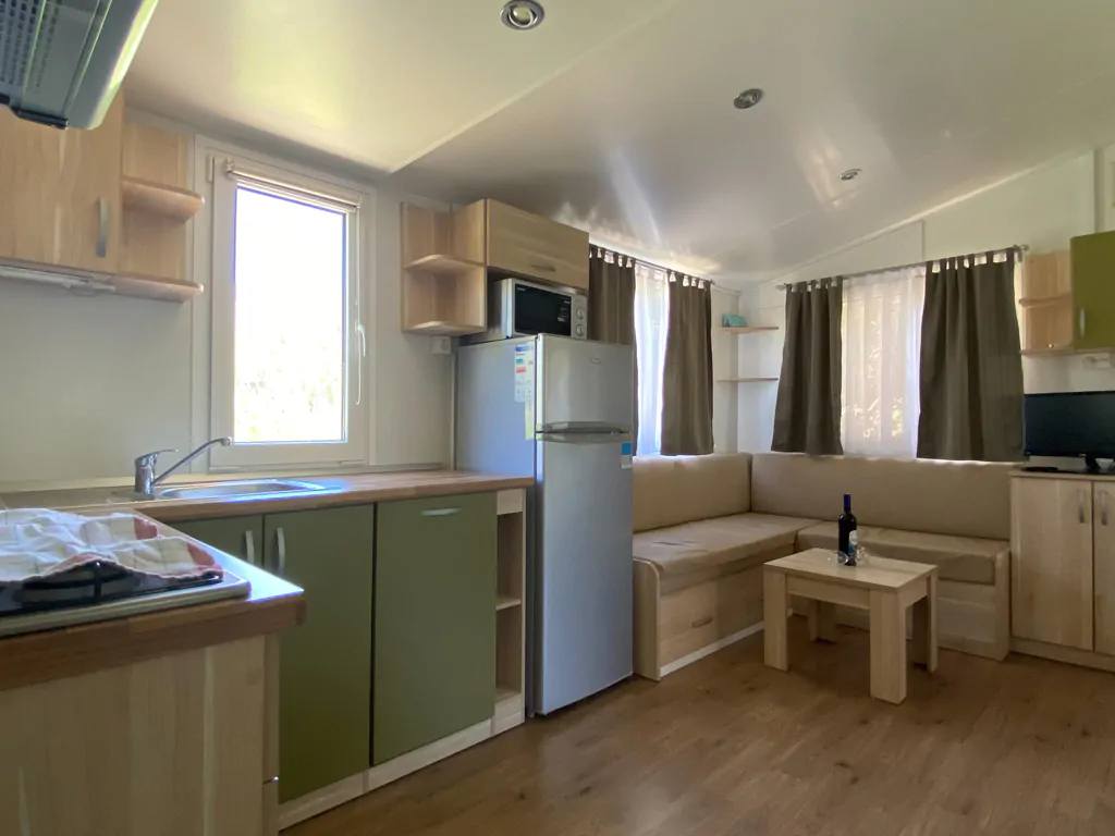 mobile-home-premium-j-interior-kitchen