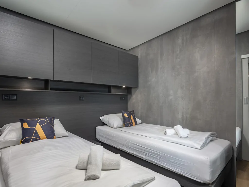elements-camping-selce-mobile-home-mare-exclusive-spa-seaside-interior-bedroom-single-beds