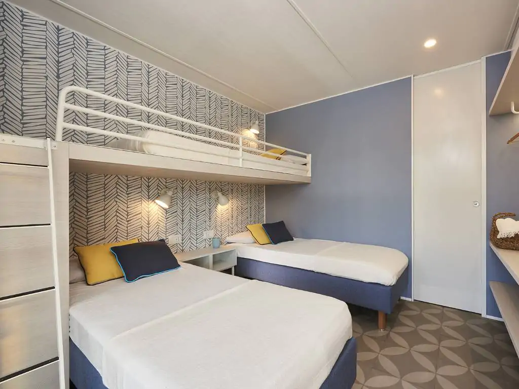 bijela-uvala-mobile-home-pula-interior-bedroom