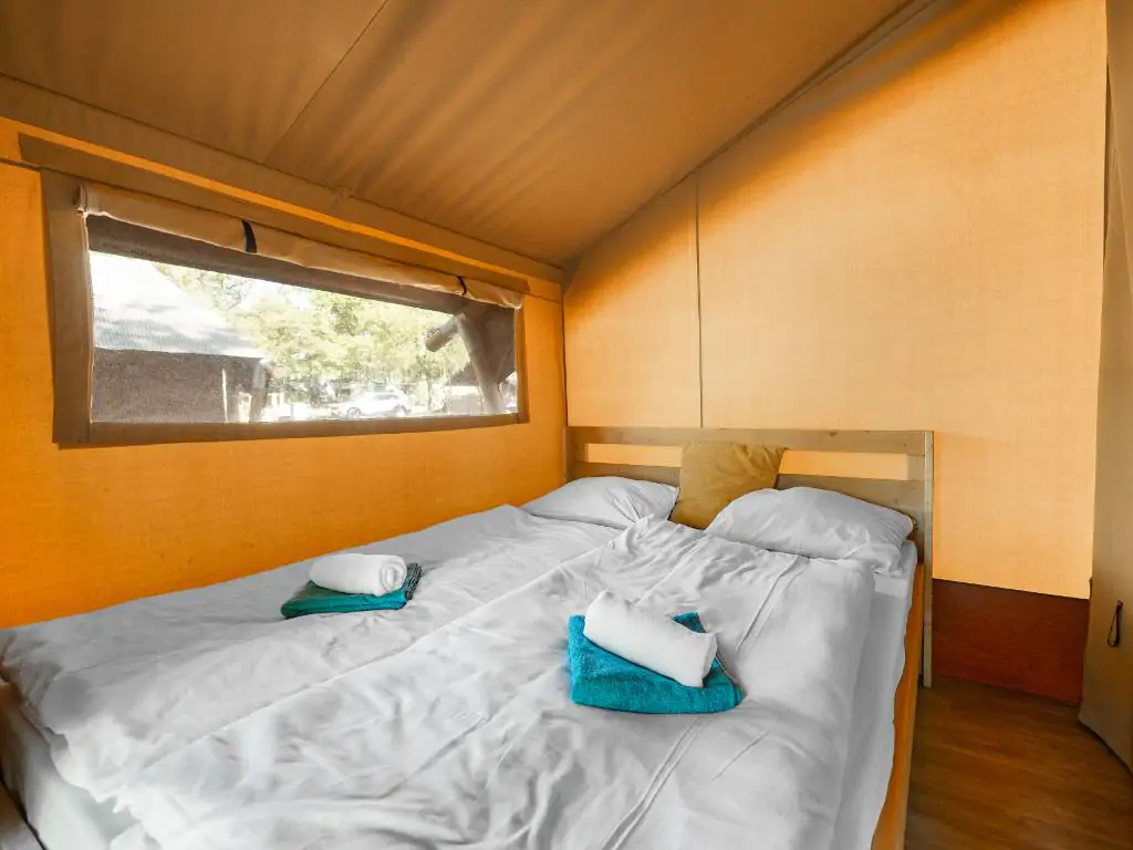 camping-bijela-uvala-safari-tent-lodge-interior-double-bed