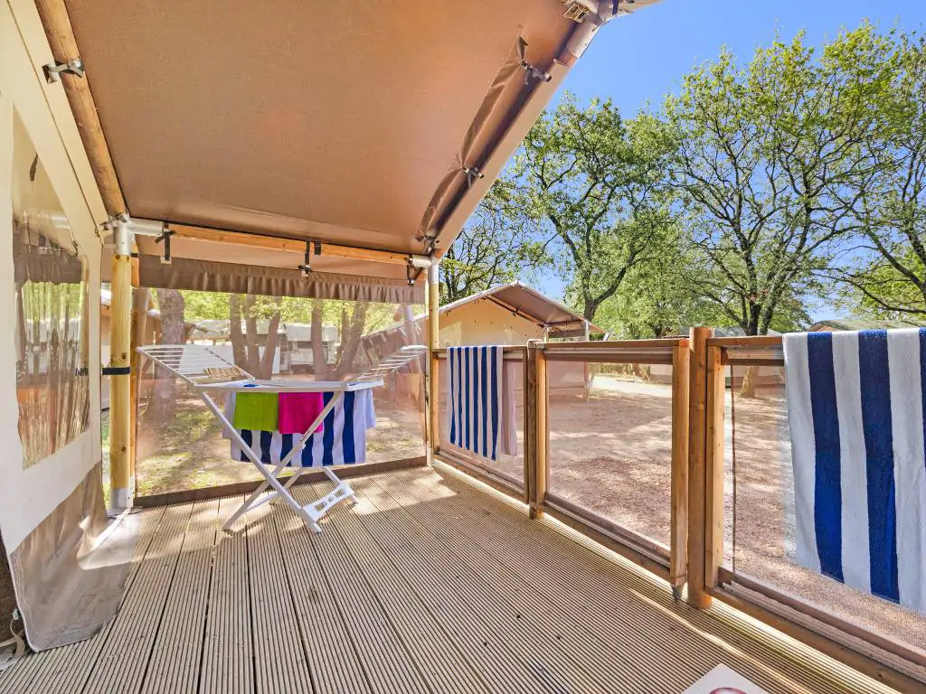camping-cikat-safari-tent-lodge-terrace