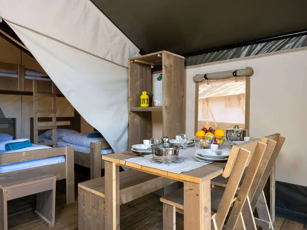 camping-krk-safari-tent-comfort-aircro-living-room