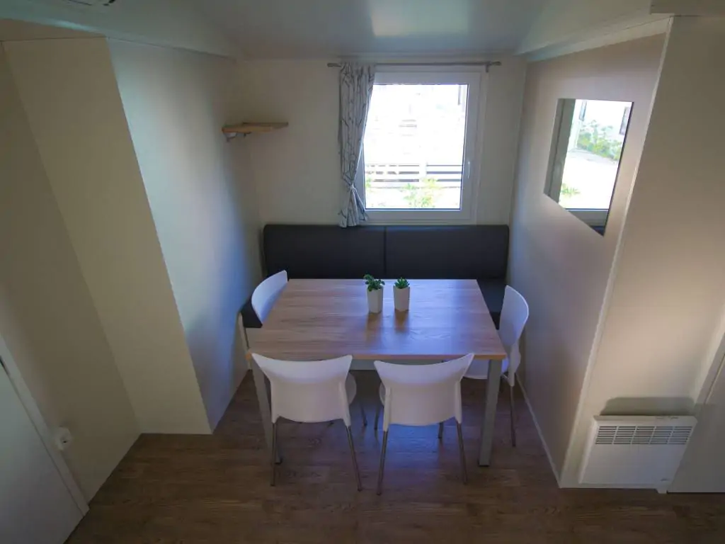 camping-lanterna-mobile-home-malta-interior-dining-room-2