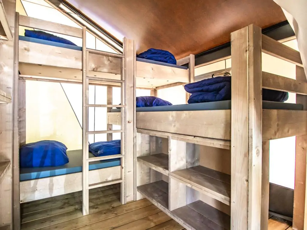 camping-porto-sole-safari-tent-comfort-bunk-beds