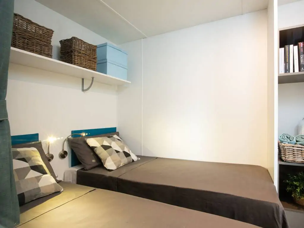 campsite-bijela-uvala-mobile-home-funtana-bedroom-single-beds