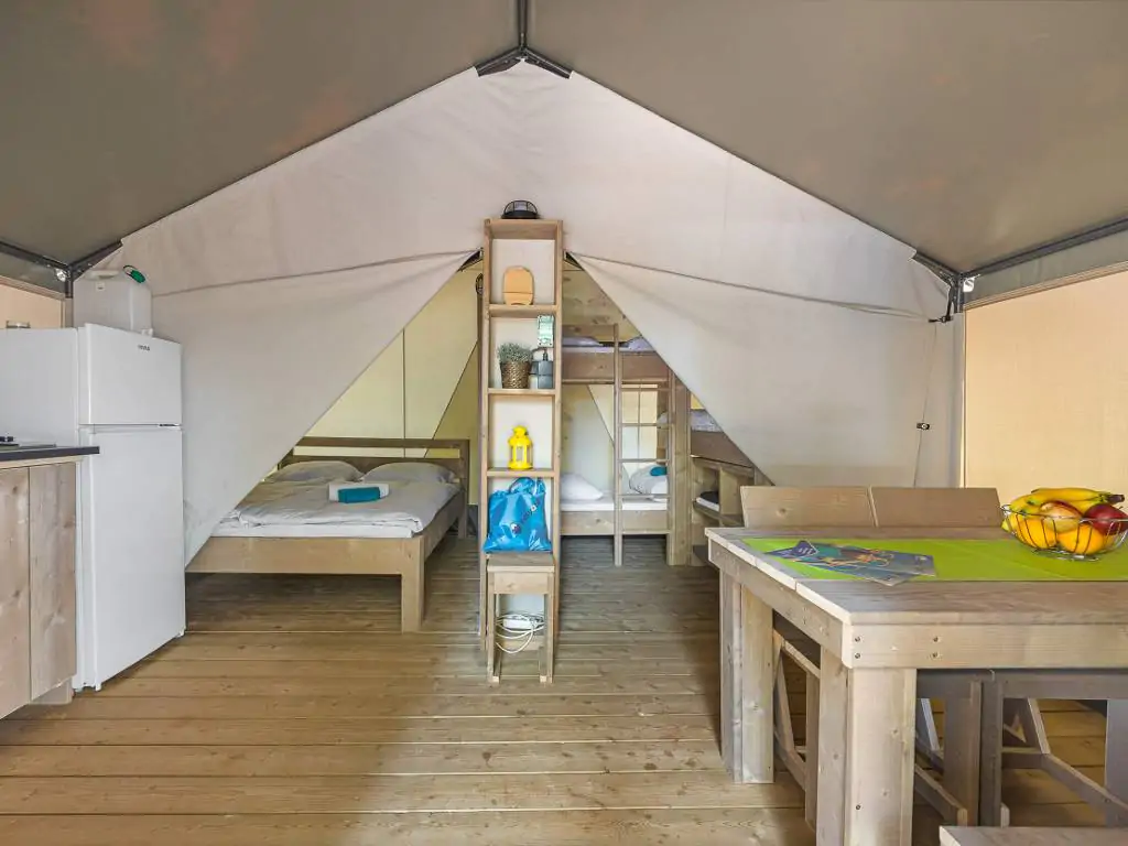 campsite-bijela-uvala-safari-tent-living-room-kitchen