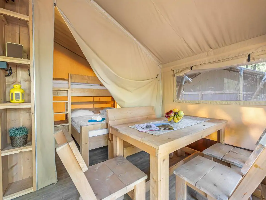 campsite-polari-safari-tent-lodge-5-person-living-room