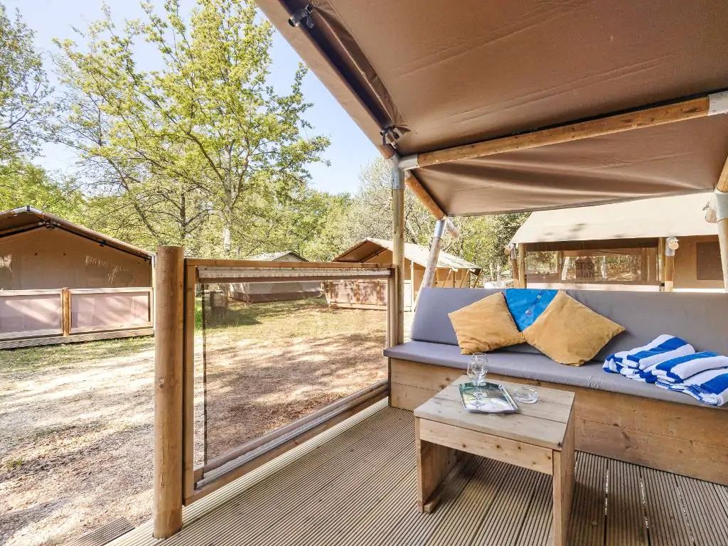 campsite-polari-safari-tent-lodge-5-persons-terrace-ii