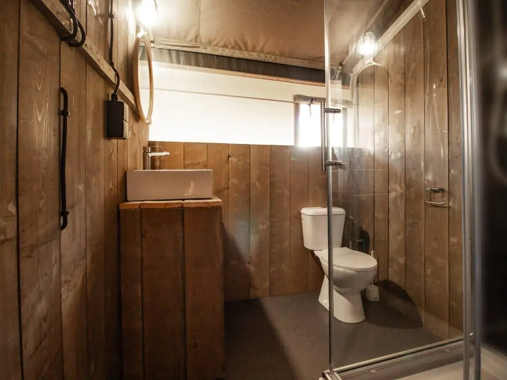 campsite-polari-safari-tent-s-6-p-bathroom-i