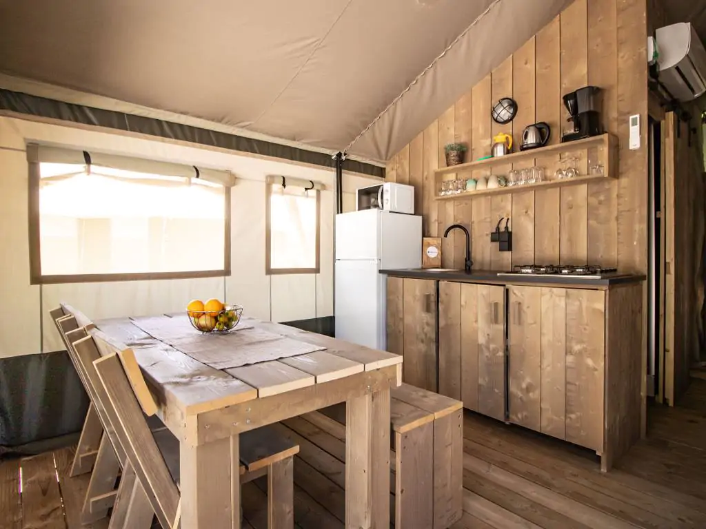 campsite-polari-safari-tent-s-6-p-kitchen
