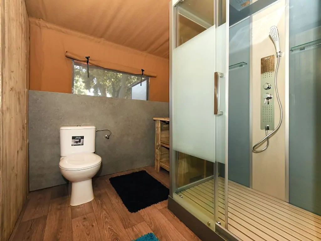 campsite-stoja-two-bedroom-glamping-tent-interior-bathroom