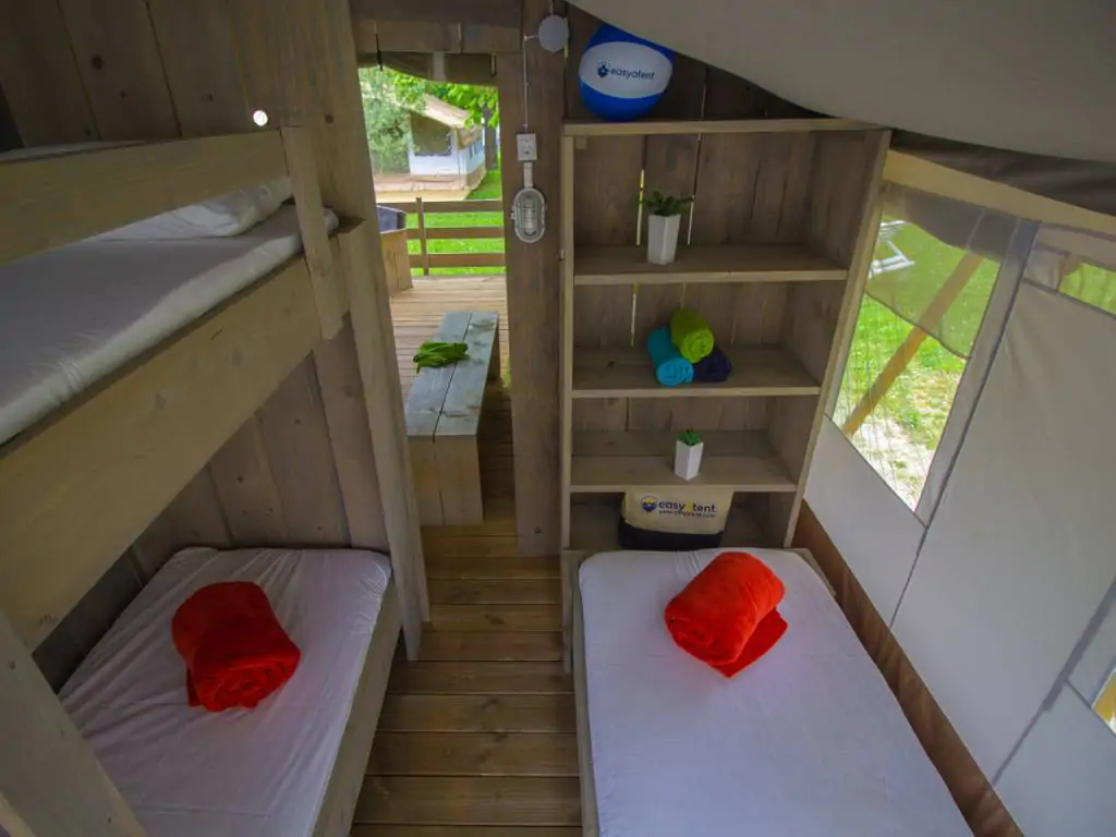 valamar-camping-krk-luxury-safari-tent-bunk-bed