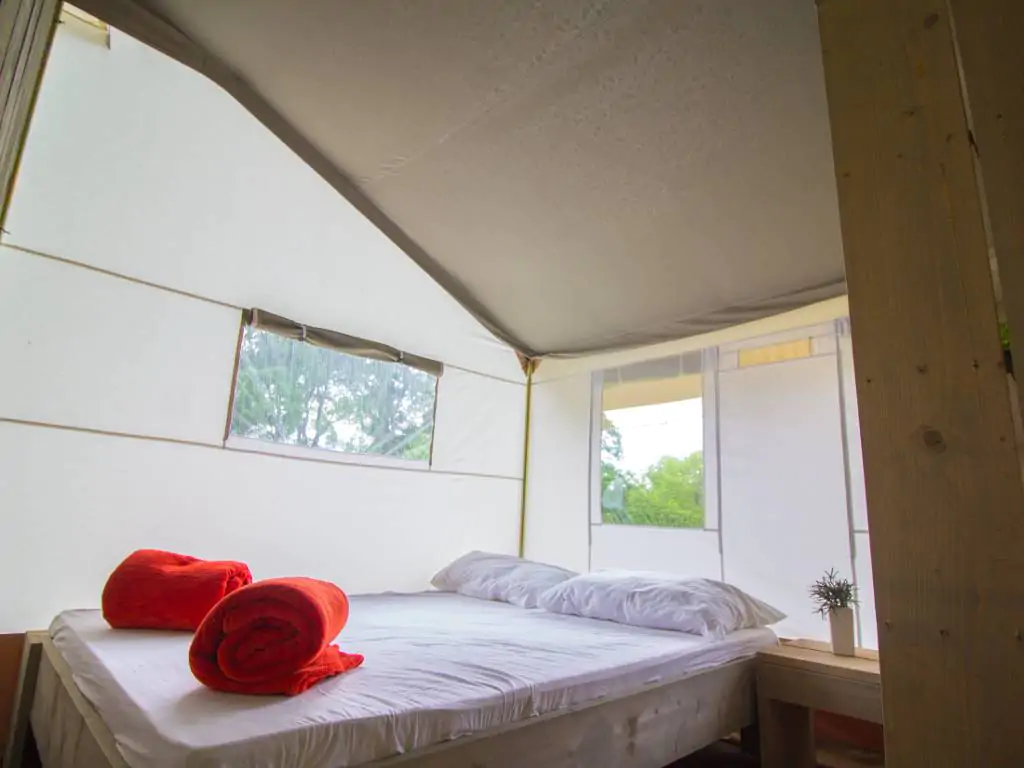 valamar-camping-krk-luxury-safari-tent-double-bed