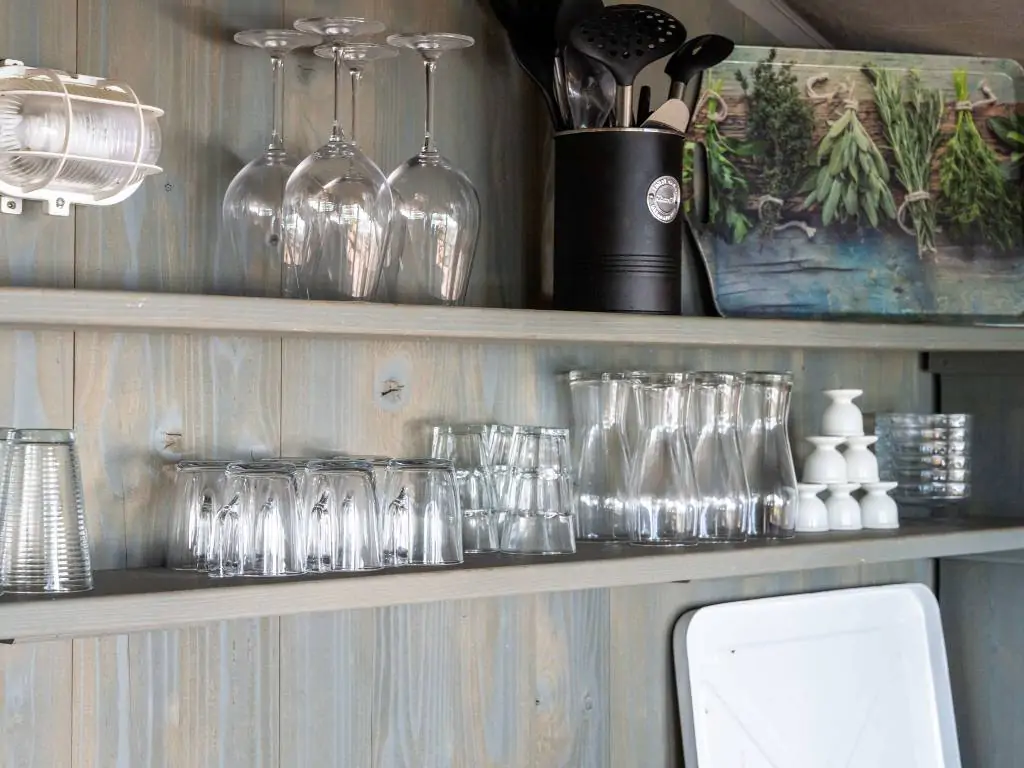 valamar-camping-krk-luxury-safari-tent-kitchen-i