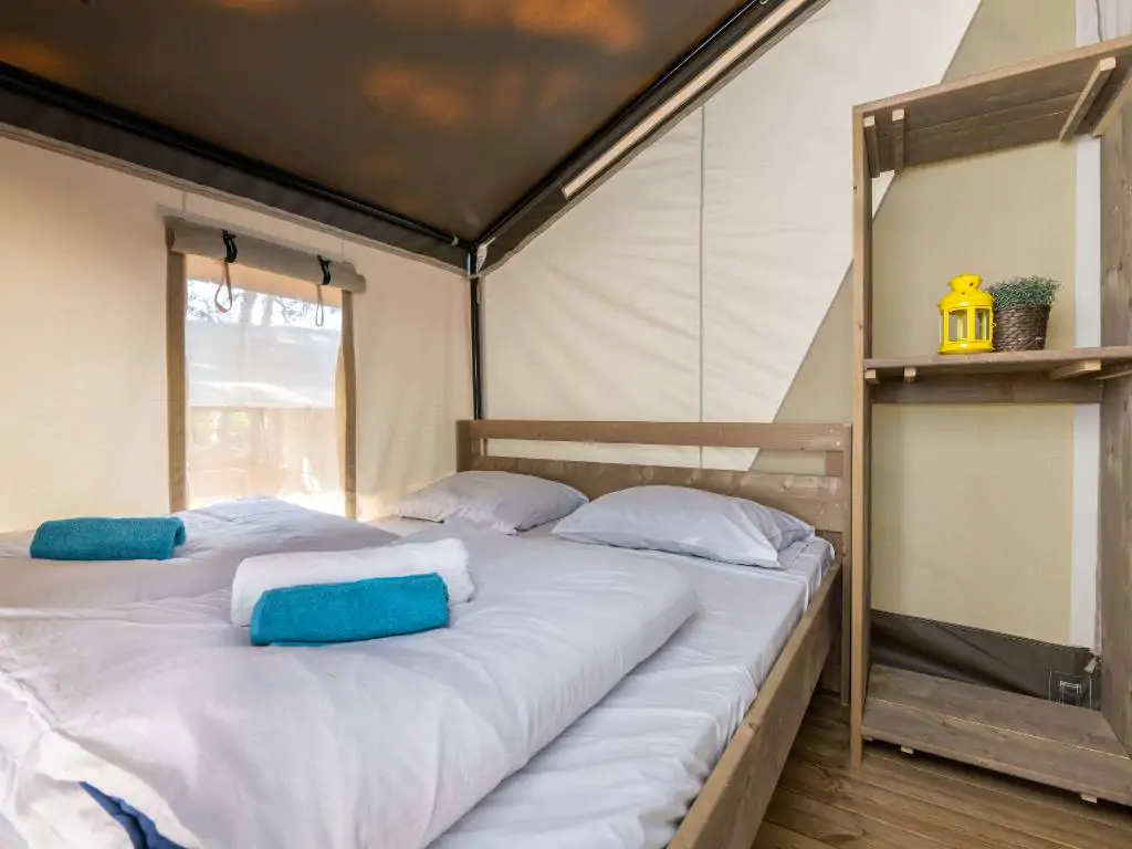valamar-camping-krk-safari-tent-comfort-bedroom-double-bed