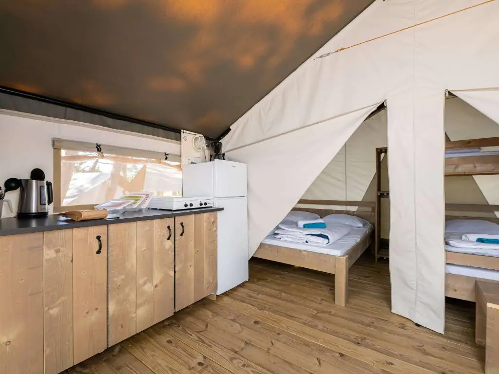 valamar-camping-krk-safari-tent-comfort-kitchen-bedrooms