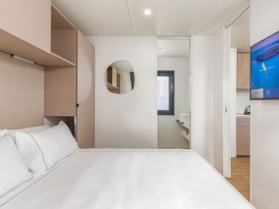camping-arena-indije-mobile-home-camping-home-interior-bedroom-double-bed