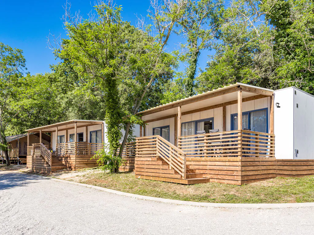 camping-bijela-uvala-easyatent-mobile-home-pula-exterior-view