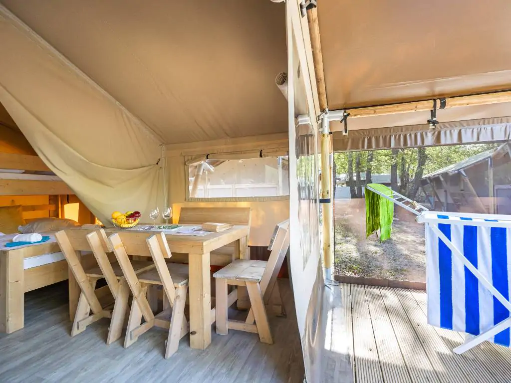 camping-lanterna-glamping-tent-safaritent-lodge-5p-exterior-terrace-i-2