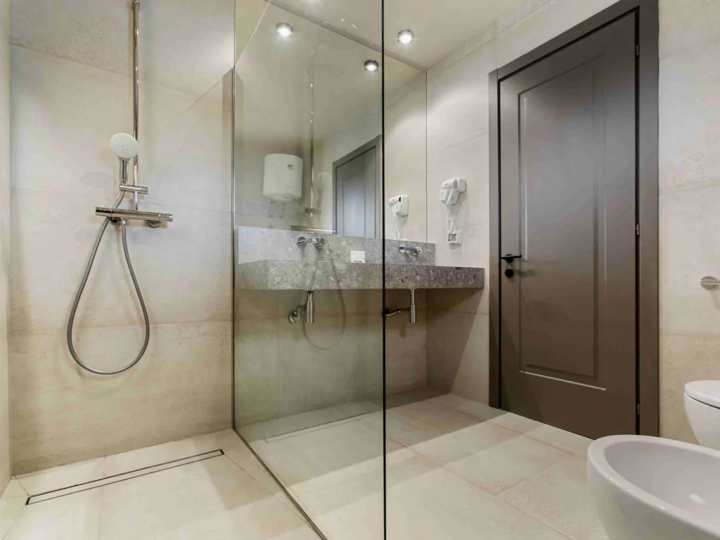 campsite-bivillage-suite-sea-view-interior-bathroom