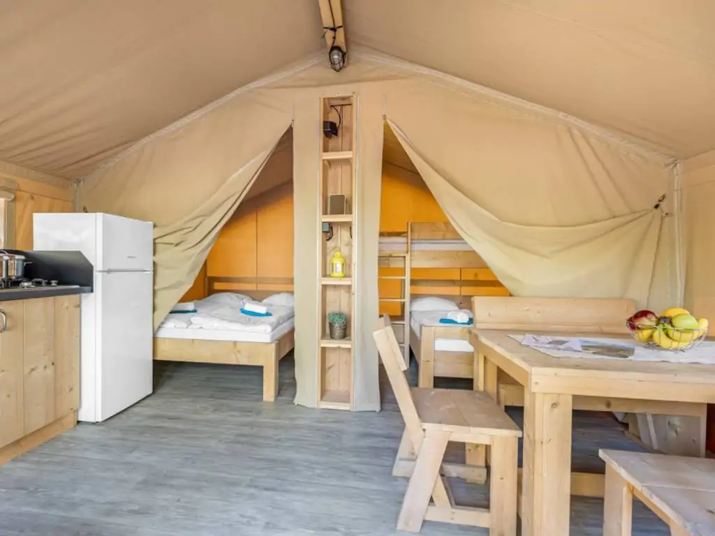 safari-tent-lodge-stella-maris-interior