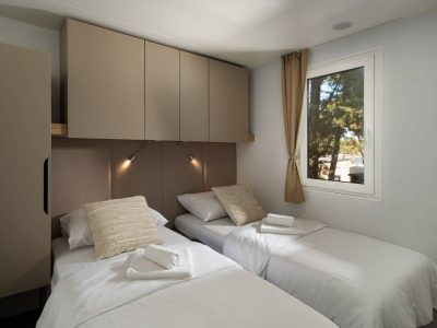 taber-discrete-lodging-mobile-home-comfort-interior-single-beds
