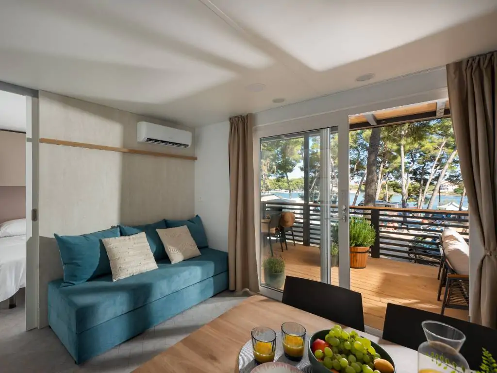 taber-discrete-lodging-mobile-home-prestige-mare-interior-living-room-2