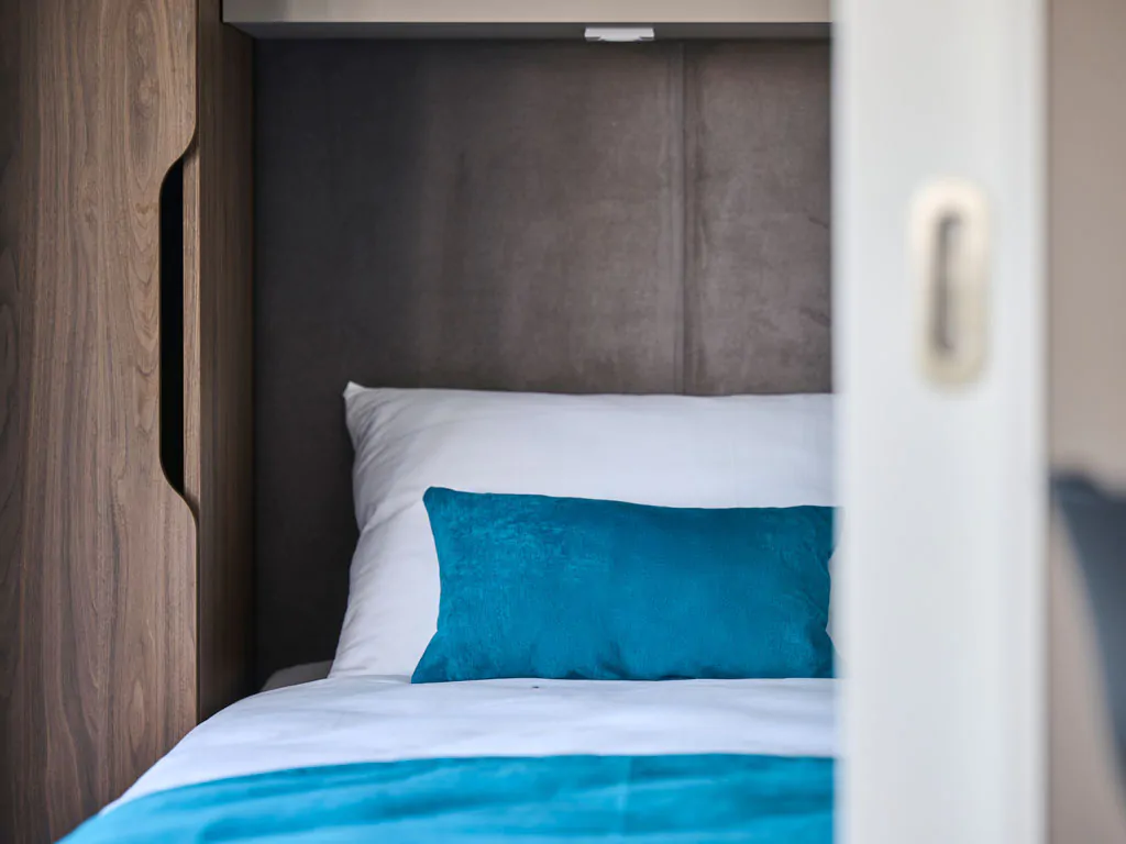 aminess-planet-camping-sirena-mobile-home-luxury-holiday-home-interior-bedroom-detail