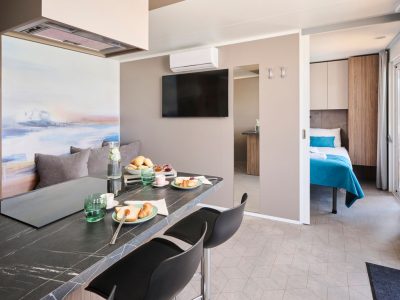 aminess-planet-camping-sirena-mobile-home-luxury-holiday-home-interior-kitchen