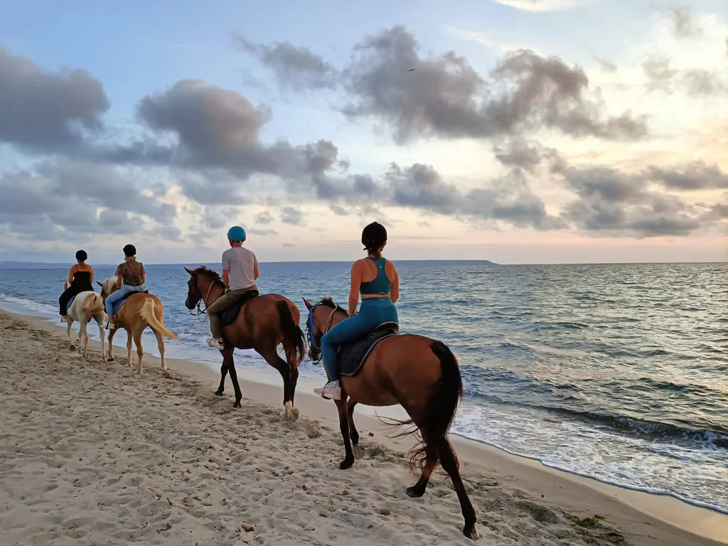 camping-s-ena-arrubia-sandy-beach-horseback-riding