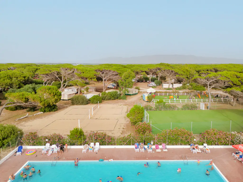 camping-s-ena-arrubia-campsite-side-view