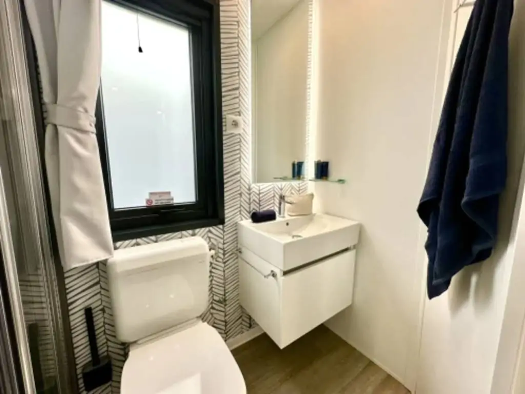 campsite-gasparina-estivo-premium-deluxe-bathroom-toilet