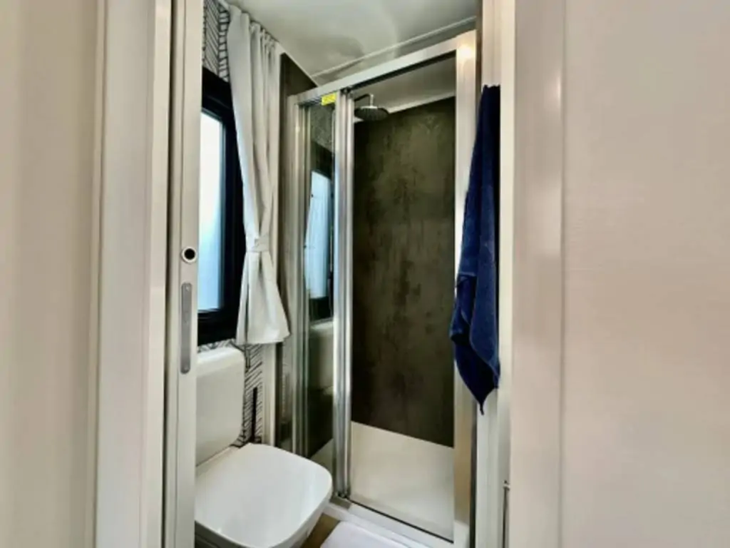 campsite-gasparina-estivo-premium-deluxe-bathroom