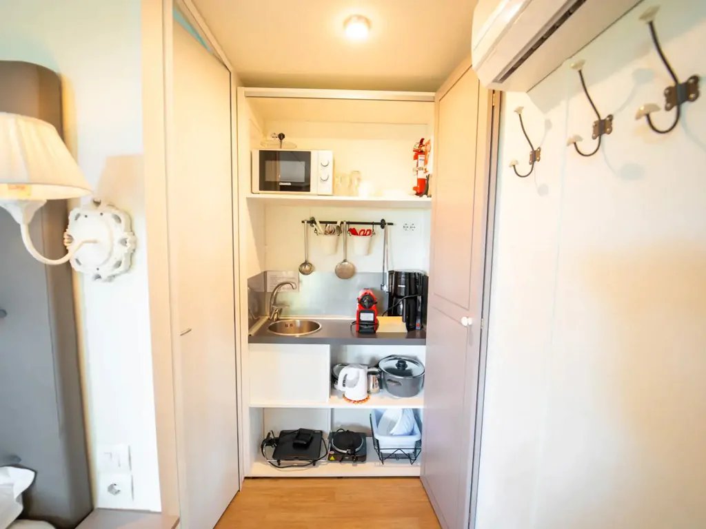 orlando-in-chianti-cube-suite-sink-and-suppliances