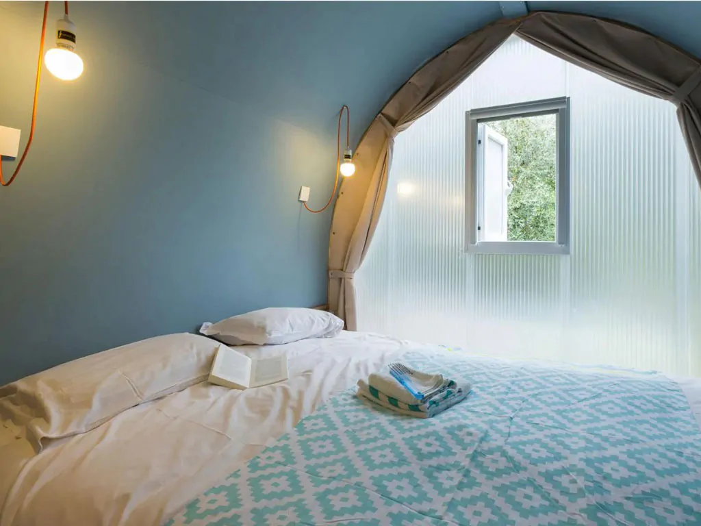 vallicella-glamping-resort-glamping-tent-coco-suite-interior-bedroom-double-bed