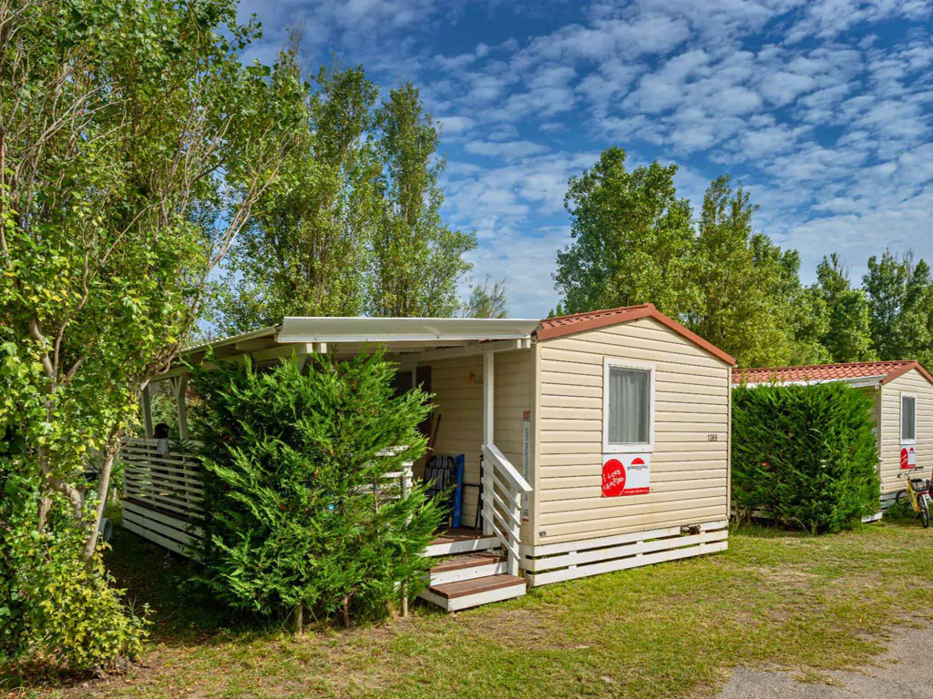 camping-rosapineta-mobile-home-klassik-f-exterior-frontview