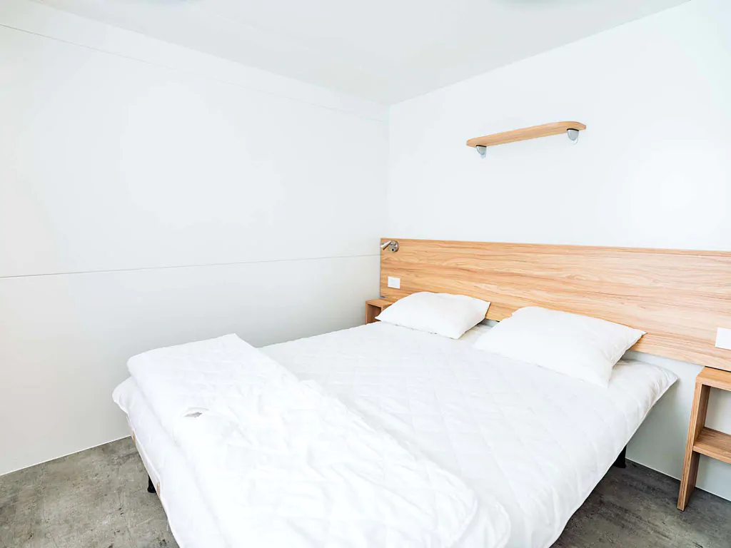 hu-park-albatros-village-mobile-home-premium-a-plus-interior-bedroom-double-bed