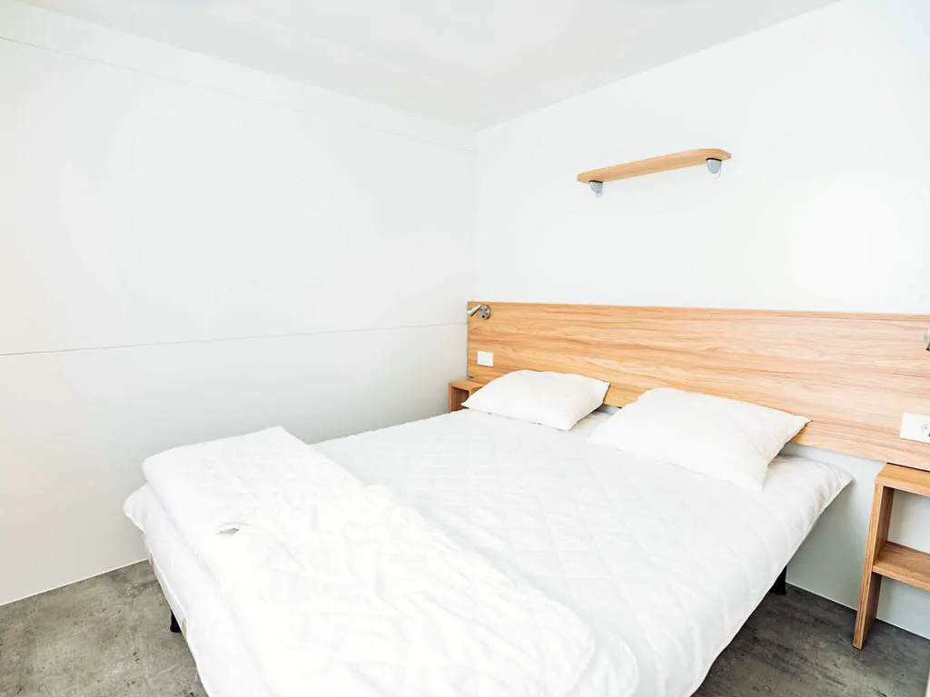 italy-camping-village-mobile-home-premium-a-plus-interior-doublebed