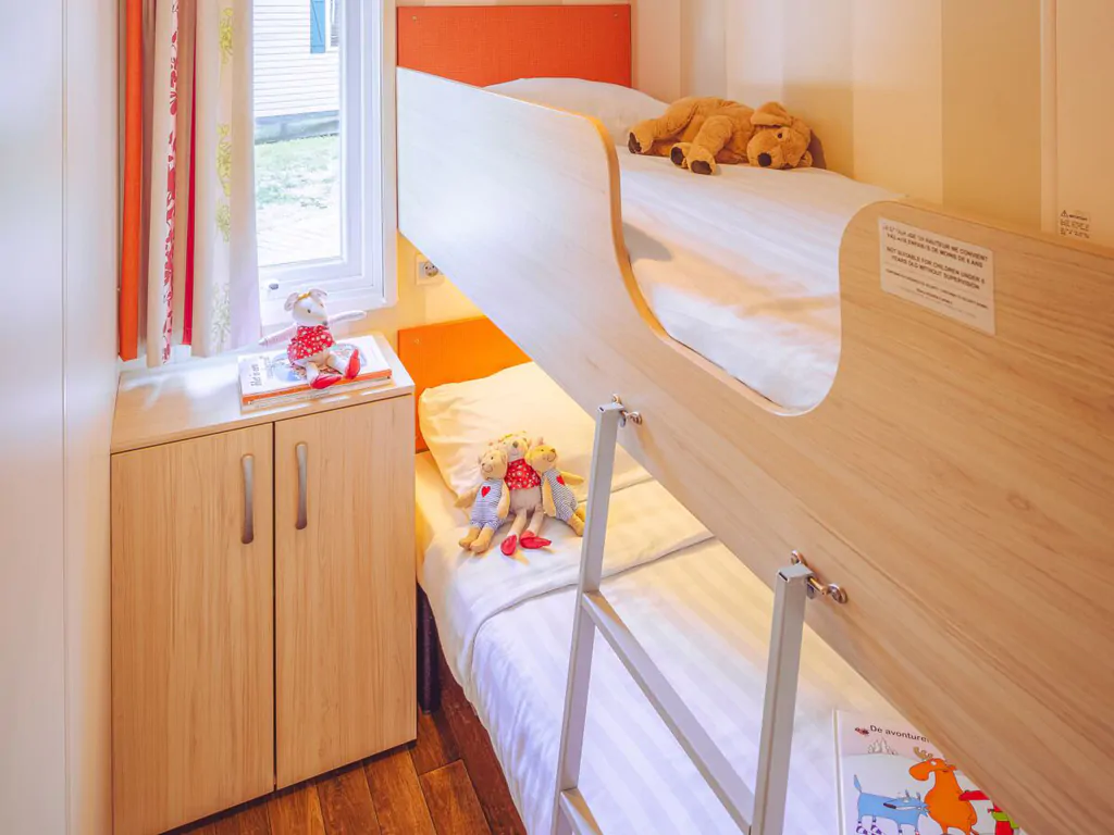 camping-kleniovica-premium-interior-bunk-beds
