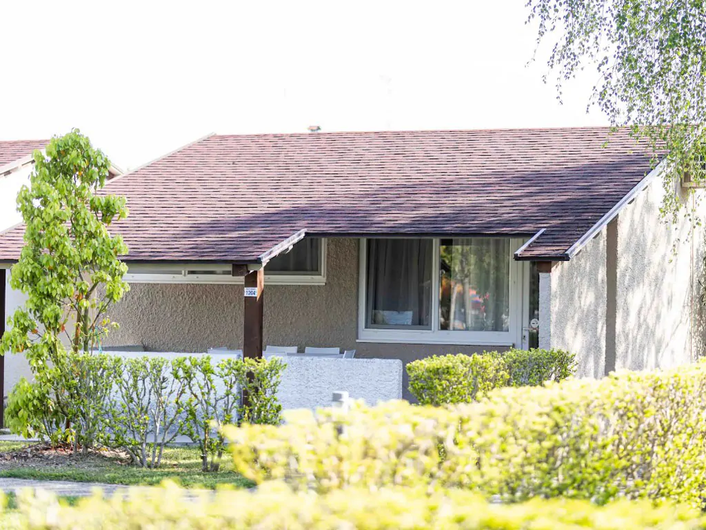 centro-vacanze-villaggio-san-francesco-mobile-home-holiday-home-6-exterior-entrance
