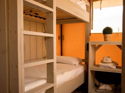 camping-village-cisano-san-vito-glamping-tent-safari-tent-wood-interior-bedroom-bunk-bed