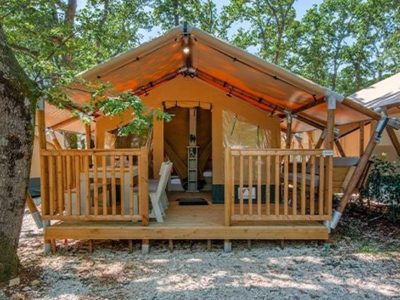 camping-rosapineta-glamping-tent-safari-lodge-ecolodge-exterior-terrace